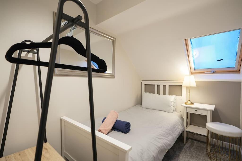 Stradbroke House - 5 Bed Townhouse, Sleeps 11, Great For Group Stays & Workers, Free Parking & Netflix - Hosted By Stay Host Save 셰필드 외부 사진